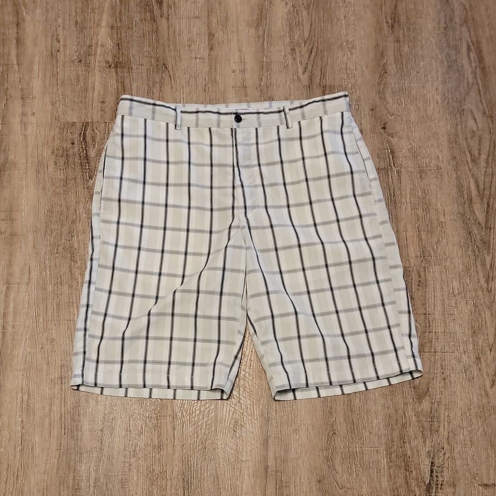 Grand Slam Flat Front Bermuda Shorts Sz 36 Light Gray Plaid 11" Inseam